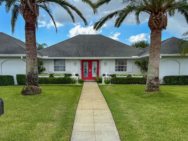 10124 Seagrape Way, Palm Beach Gardens, FL 33418