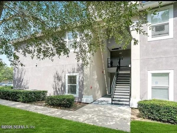 6389 PINEWOOD HILLS Drive, Jacksonville, FL 32218