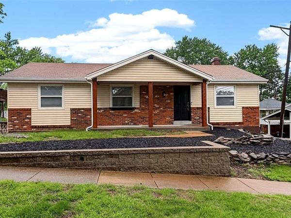 12123 Wesland Drive, Maryland Heights, MO 63043