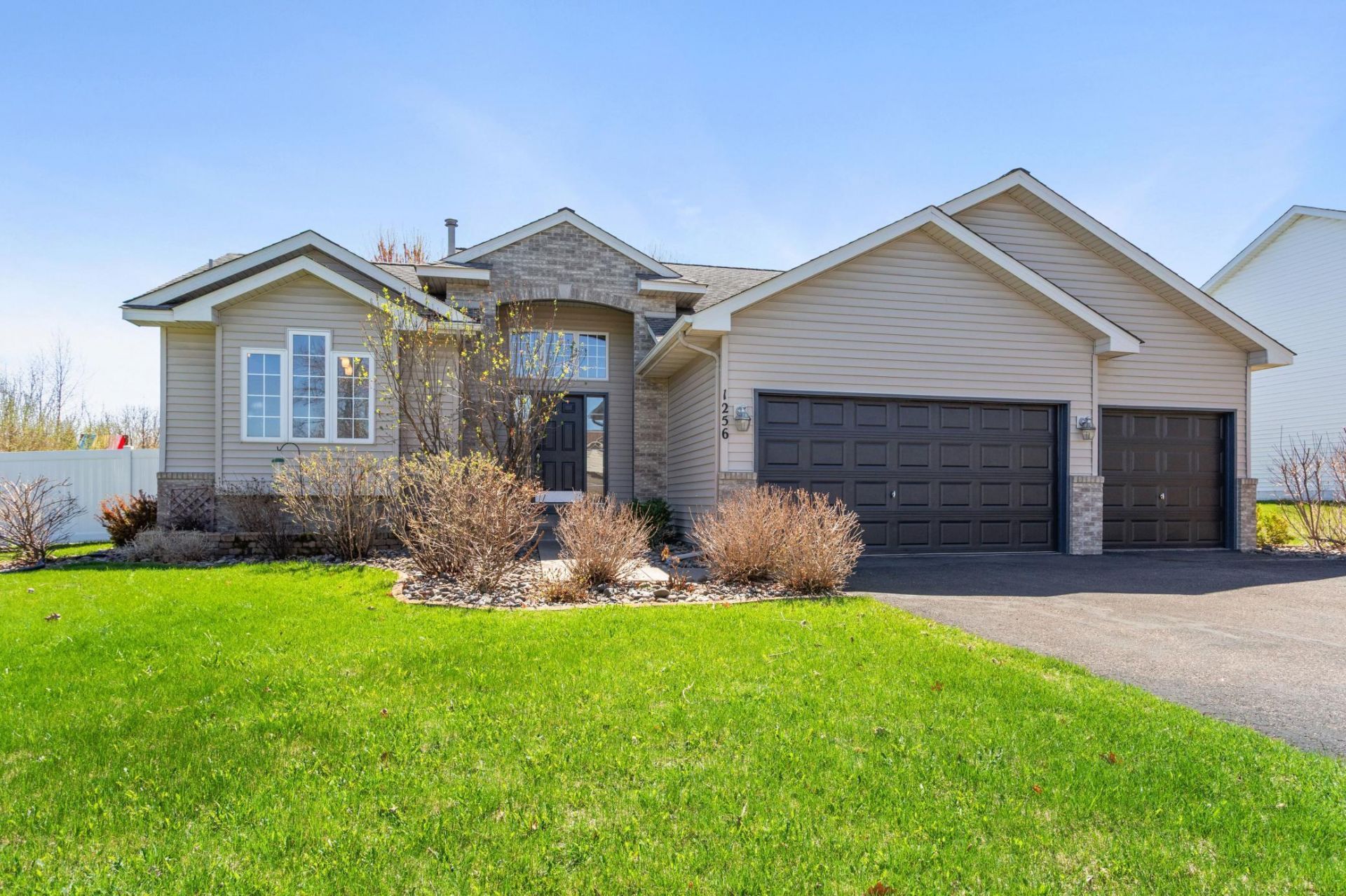 1256 15th Avenue SE, Forest Lake, MN 55025