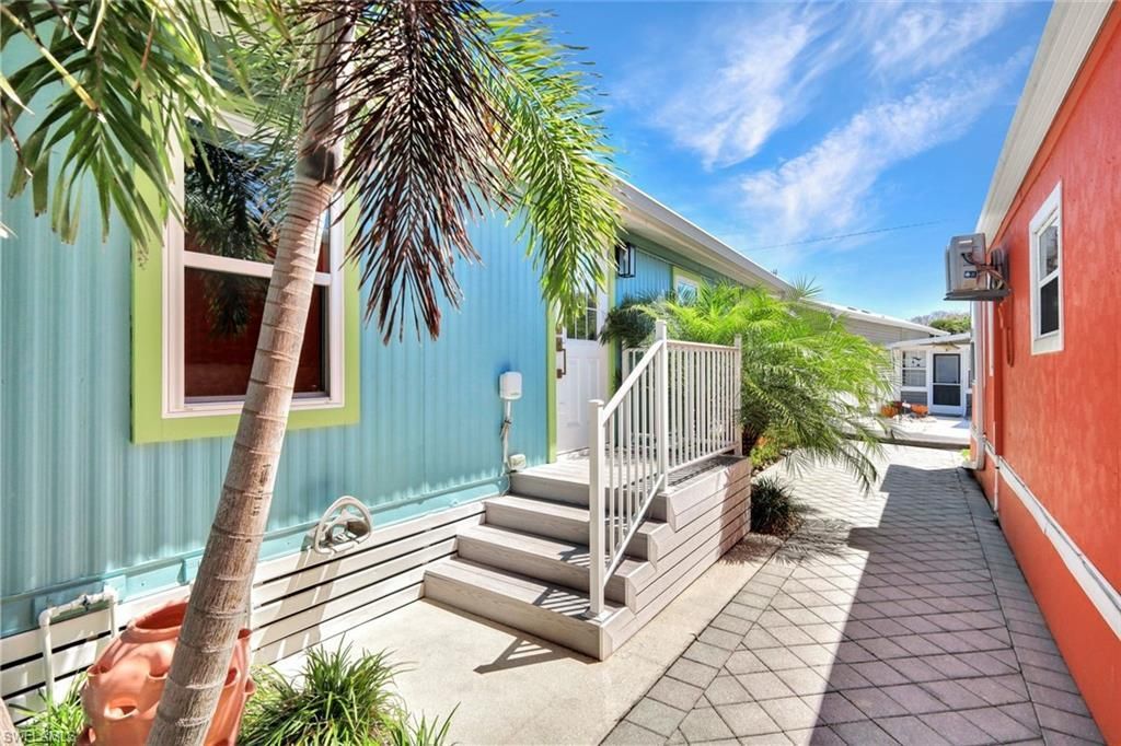 414 Papaya St , Unit 53, Goodland, FL 34140 Photo