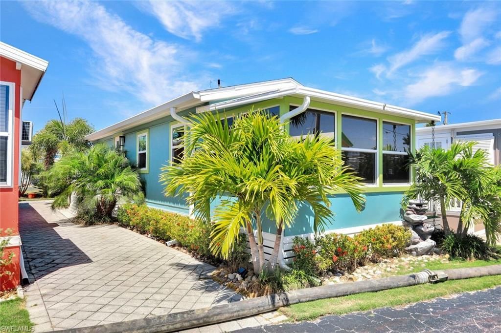 414 Papaya St , Unit 53, Goodland, FL 34140 Photo