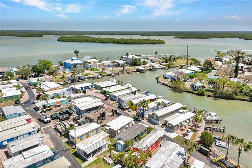 414 Papaya St , Unit 53, Goodland, FL 34140 Photo