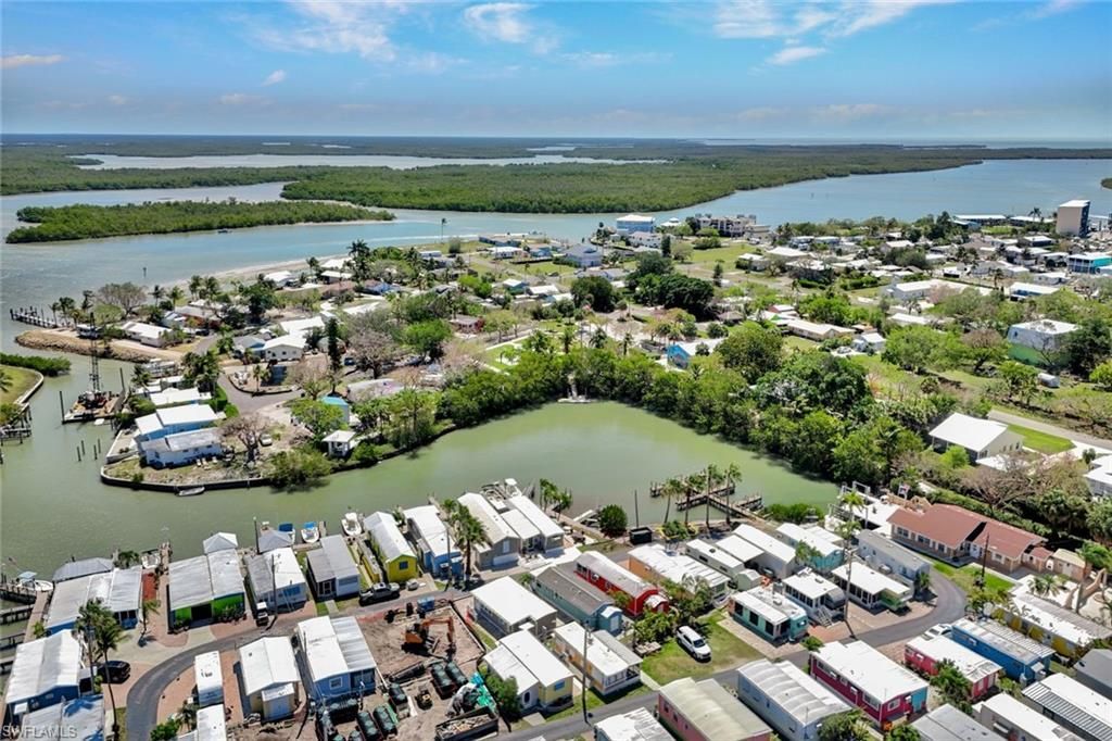 414 Papaya St , Unit 53, Goodland, FL 34140 Photo