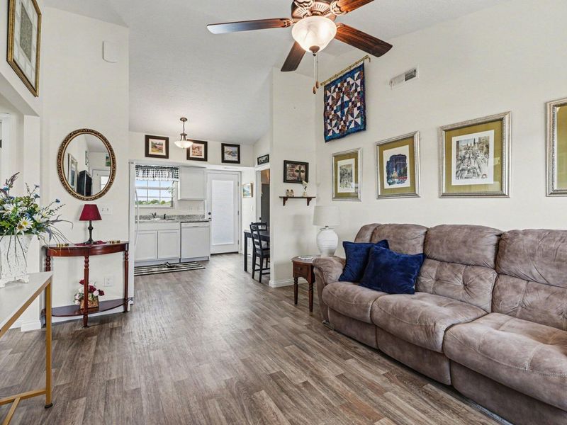 520 Summer Pointe Drive, Walton, KY 41094 Photo 4