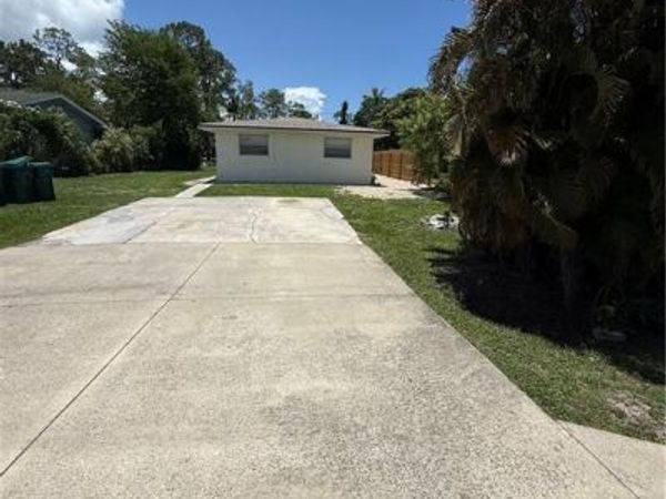 5458 Sholtz ST , NAPLES, FL 34113