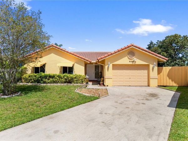 6450 SW 13th St, Plantation, FL 33317