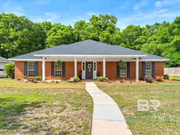 7620 Meadows Drive, Mobile, AL 36619