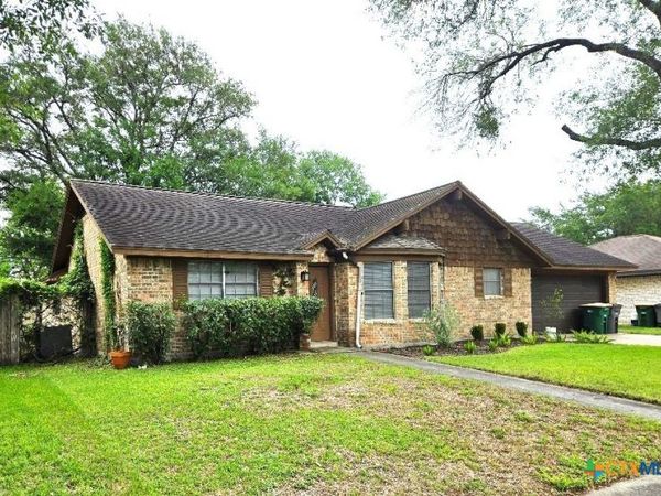 112 Lancaster St, Victoria, TX 77904