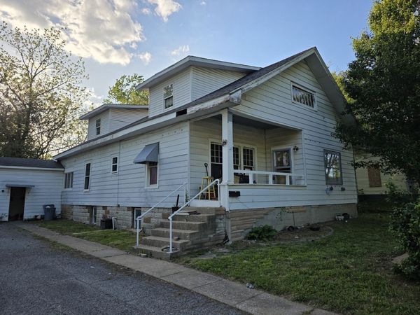 1008 S Madison Street , Marion, IL 62959