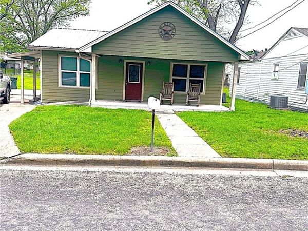 310 N La Grange Street , Hallettsville, TX 77964