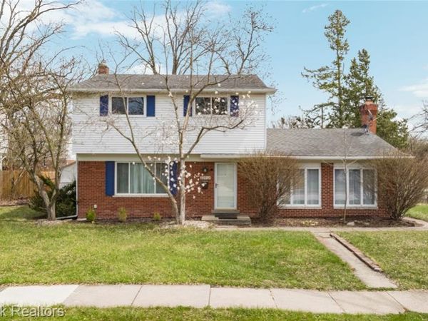 22912 Glenmoor Heights, Farmington Hills, MI 48336