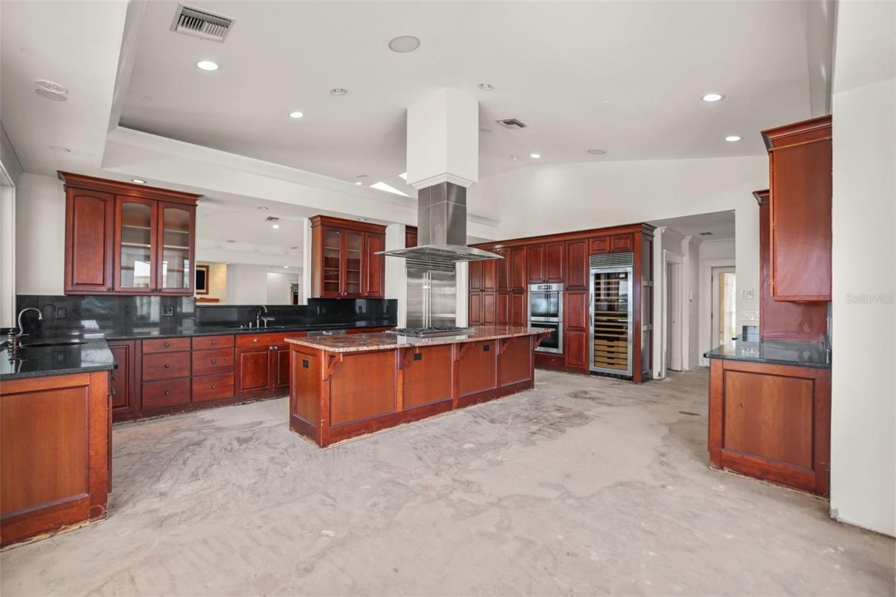 1721 Gulf Road, Tarpon Springs, FL 34689 Photo