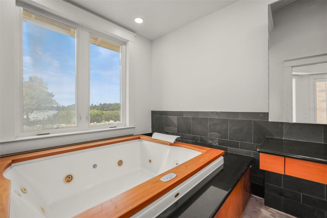 1721 Gulf Road, Tarpon Springs, FL 34689 Photo