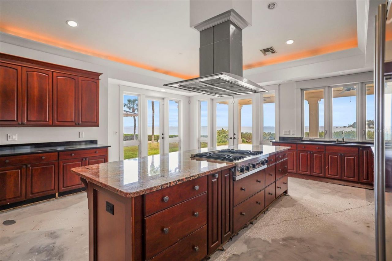 1721 Gulf Road, Tarpon Springs, FL 34689 Photo