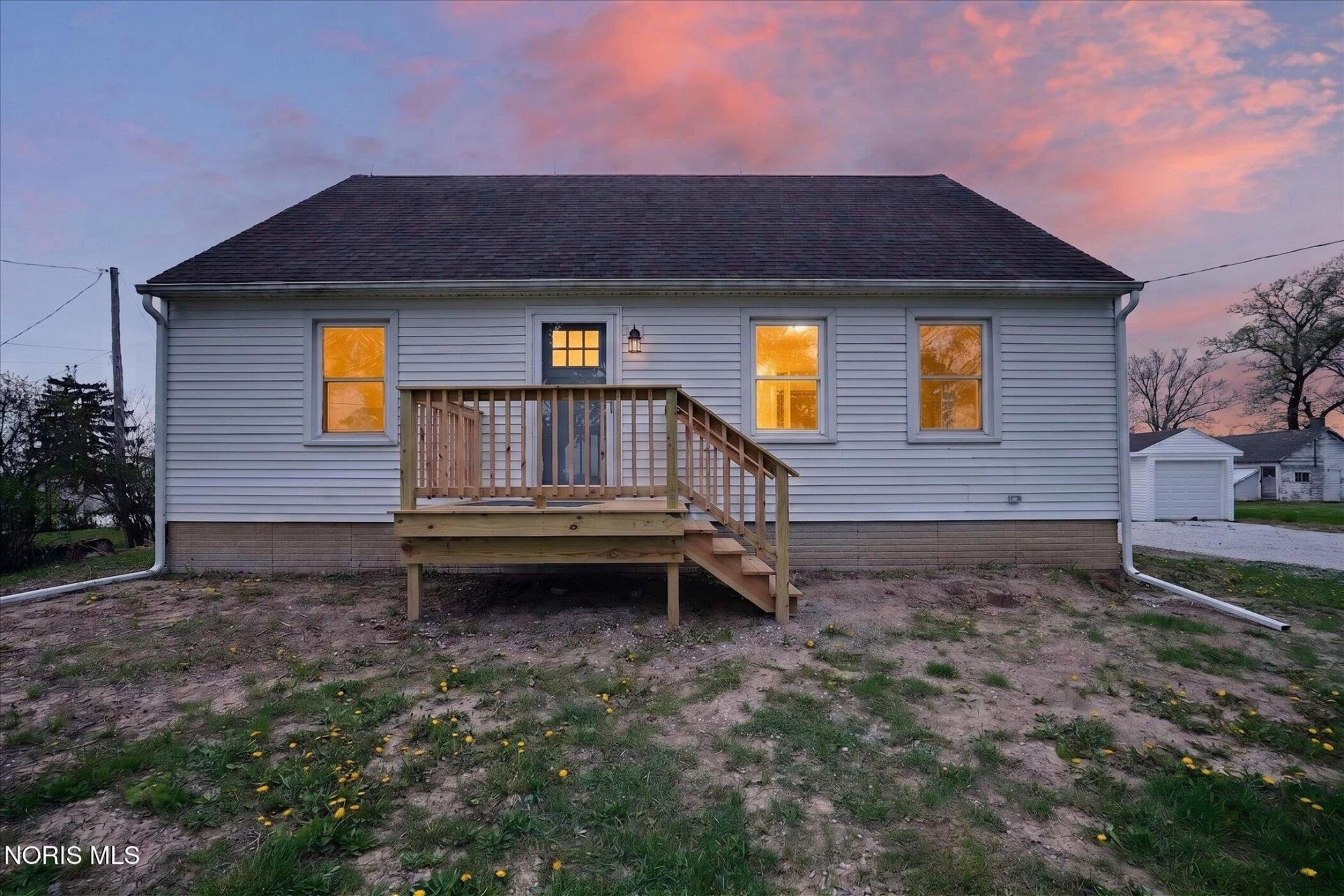 8040 Jerusalem Road, Oregon, OH 43616 Main Photo