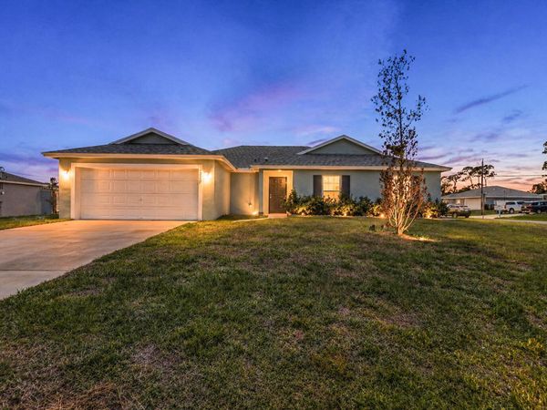 1220 SE Navajo Lane, Port St. Lucie, FL 34983