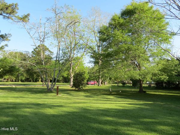 504 Midyette Street , Oriental, NC 28571