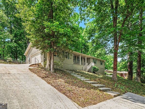 3642 Rainbow Circle SW, Snellville, GA 30039