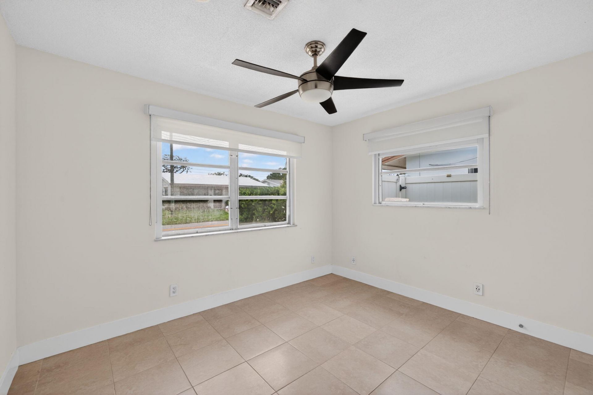 4579 NW 17th Terrace, Tamarac, FL 33309 Photo
