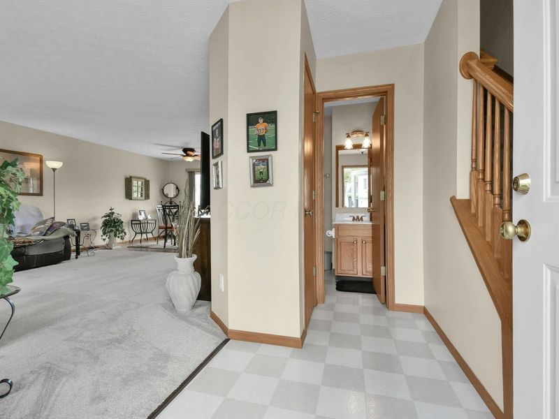 801 Whitehead Drive, Pataskala, OH 43062 Photo 4
