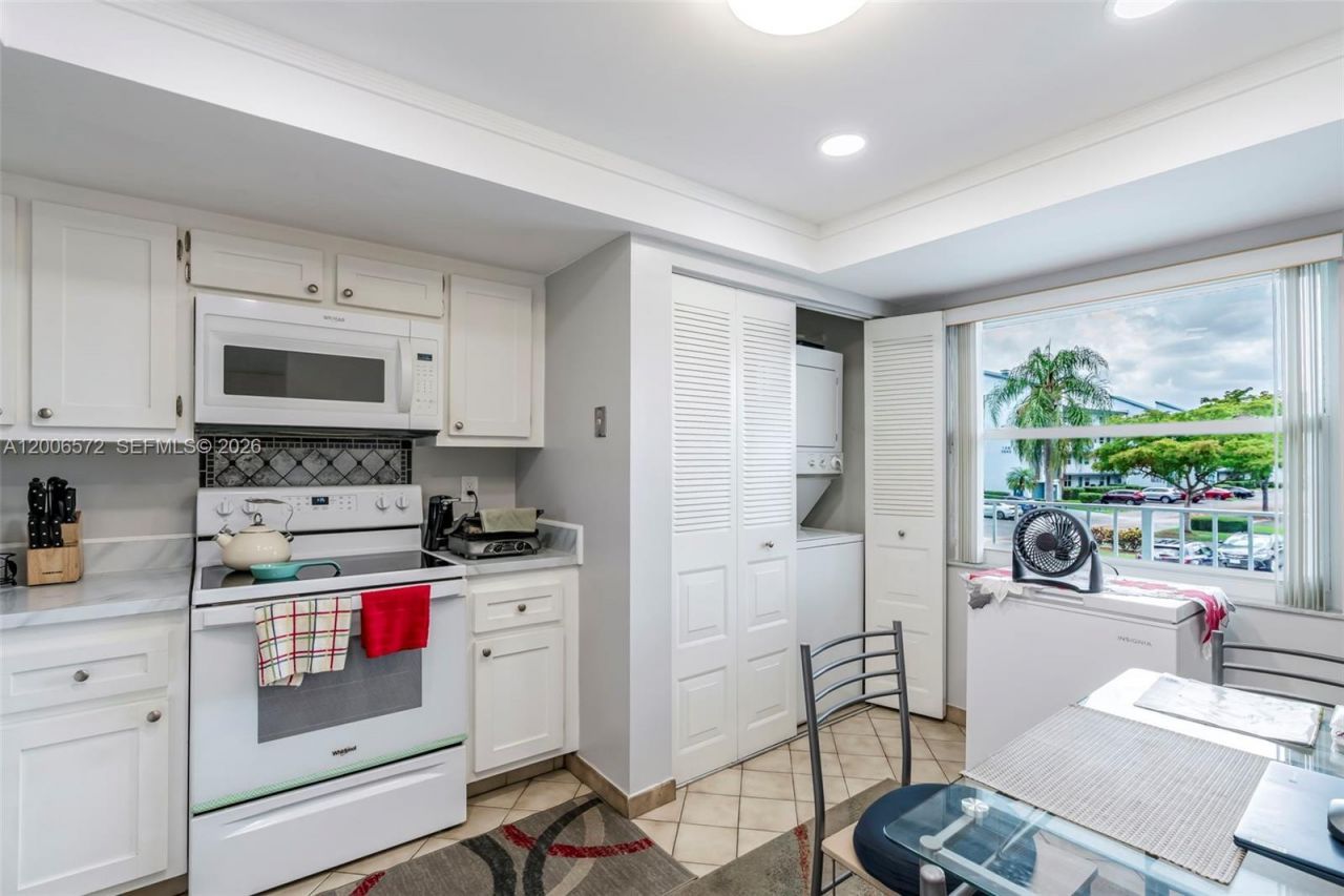 7610 NW 18th St, Unit 203, Margate, FL 33063 Photo