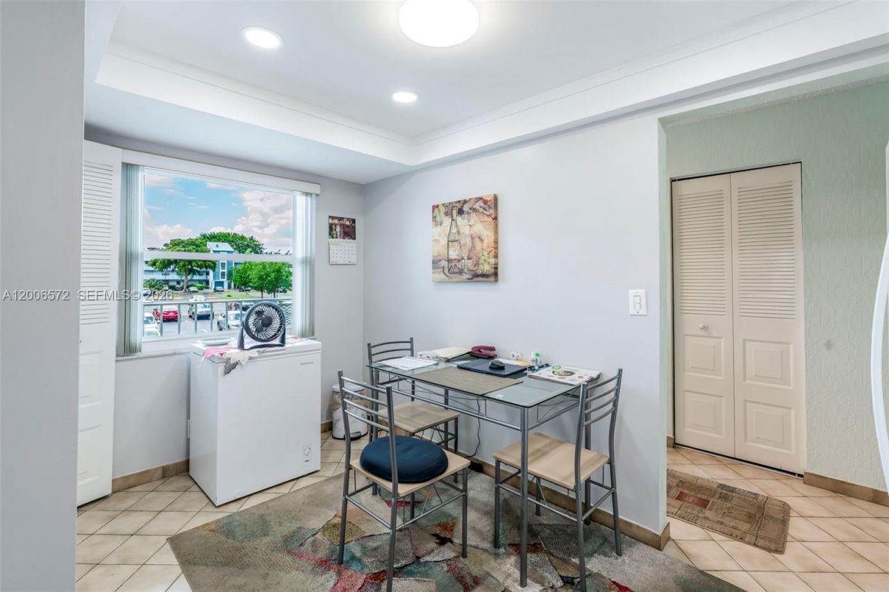 7610 NW 18th St, Unit 203, Margate, FL 33063 Photo