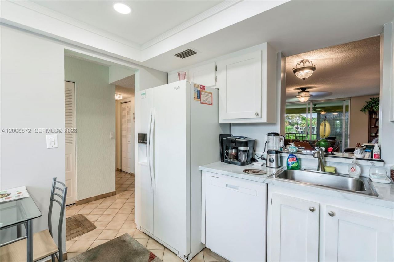 7610 NW 18th St, Unit 203, Margate, FL 33063 Photo