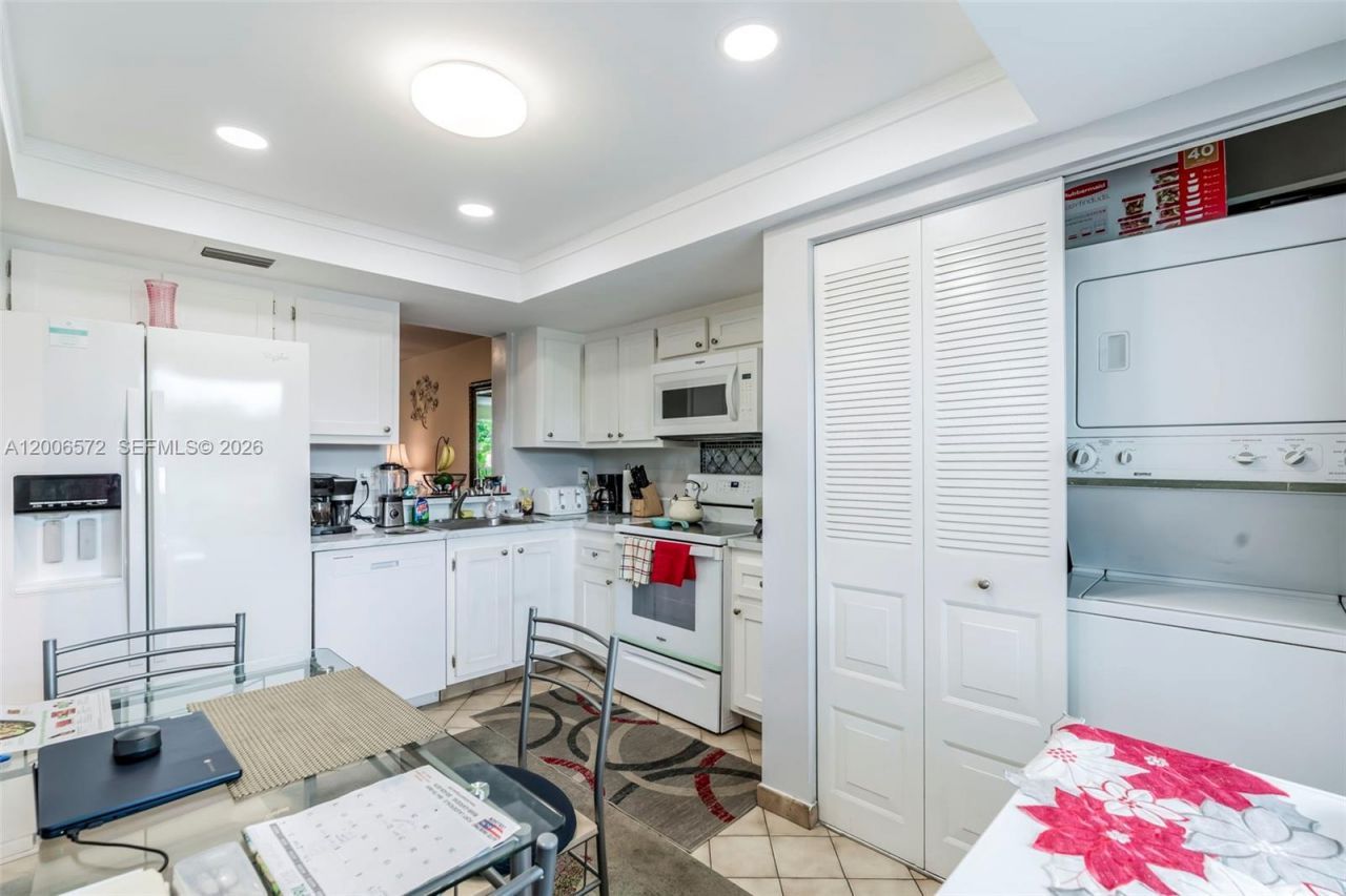 7610 NW 18th St, Unit 203, Margate, FL 33063 Photo