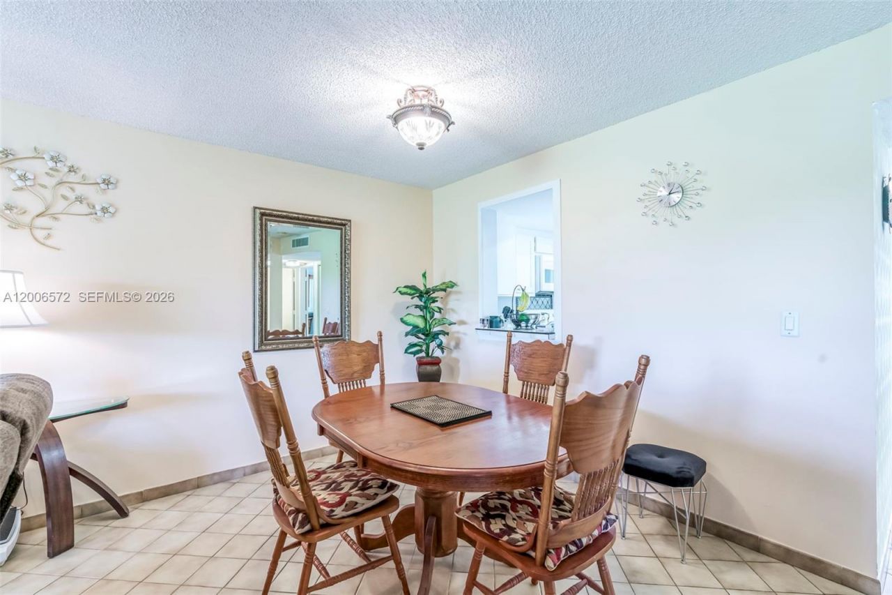 7610 NW 18th St, Unit 203, Margate, FL 33063 Photo