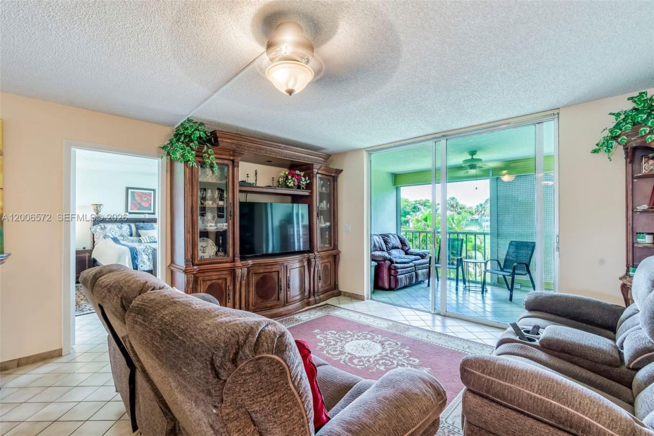 7610 NW 18th St, Unit 203, Margate, FL 33063 Photo