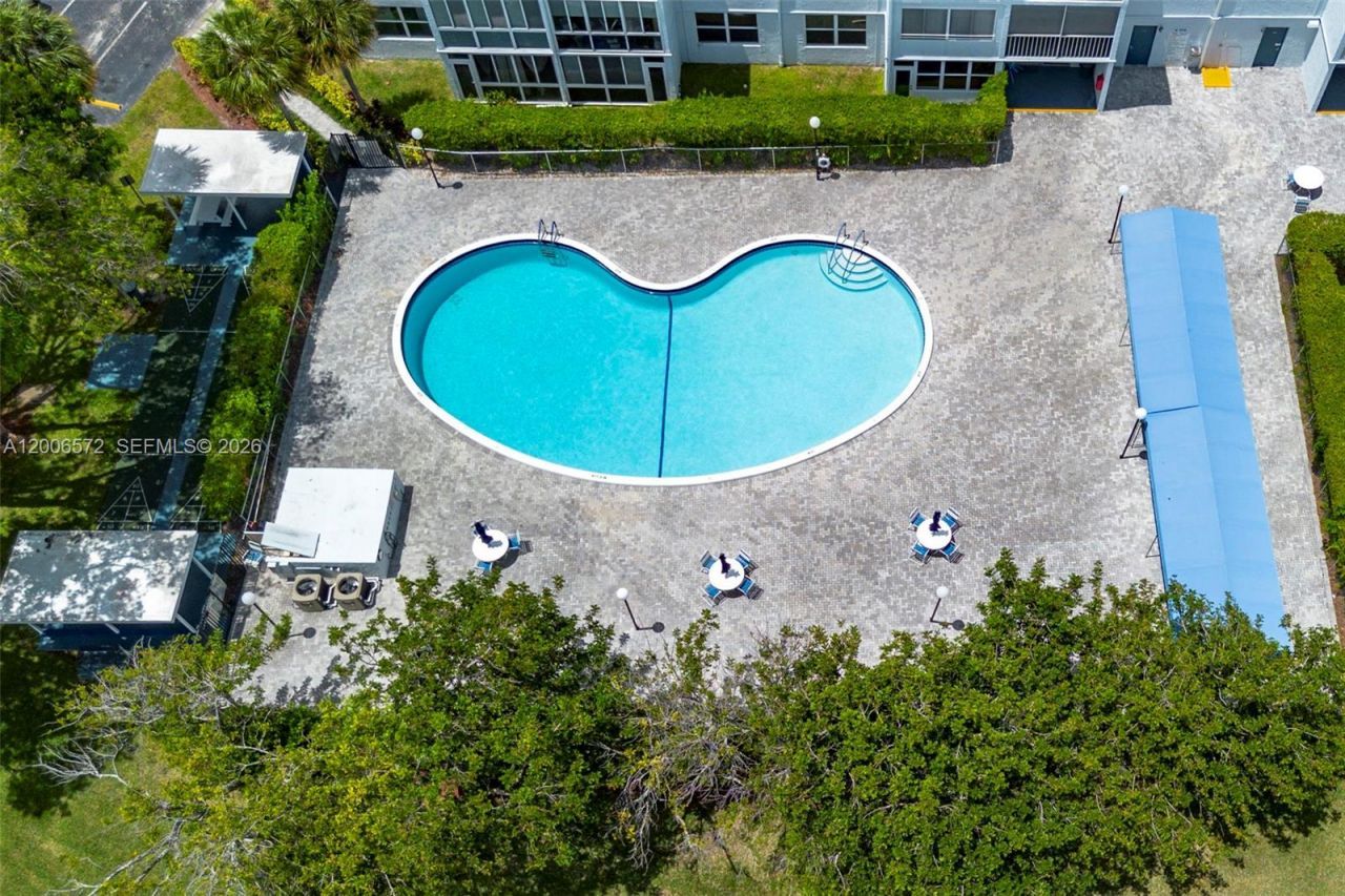 7610 NW 18th St, Unit 203, Margate, FL 33063 Photo