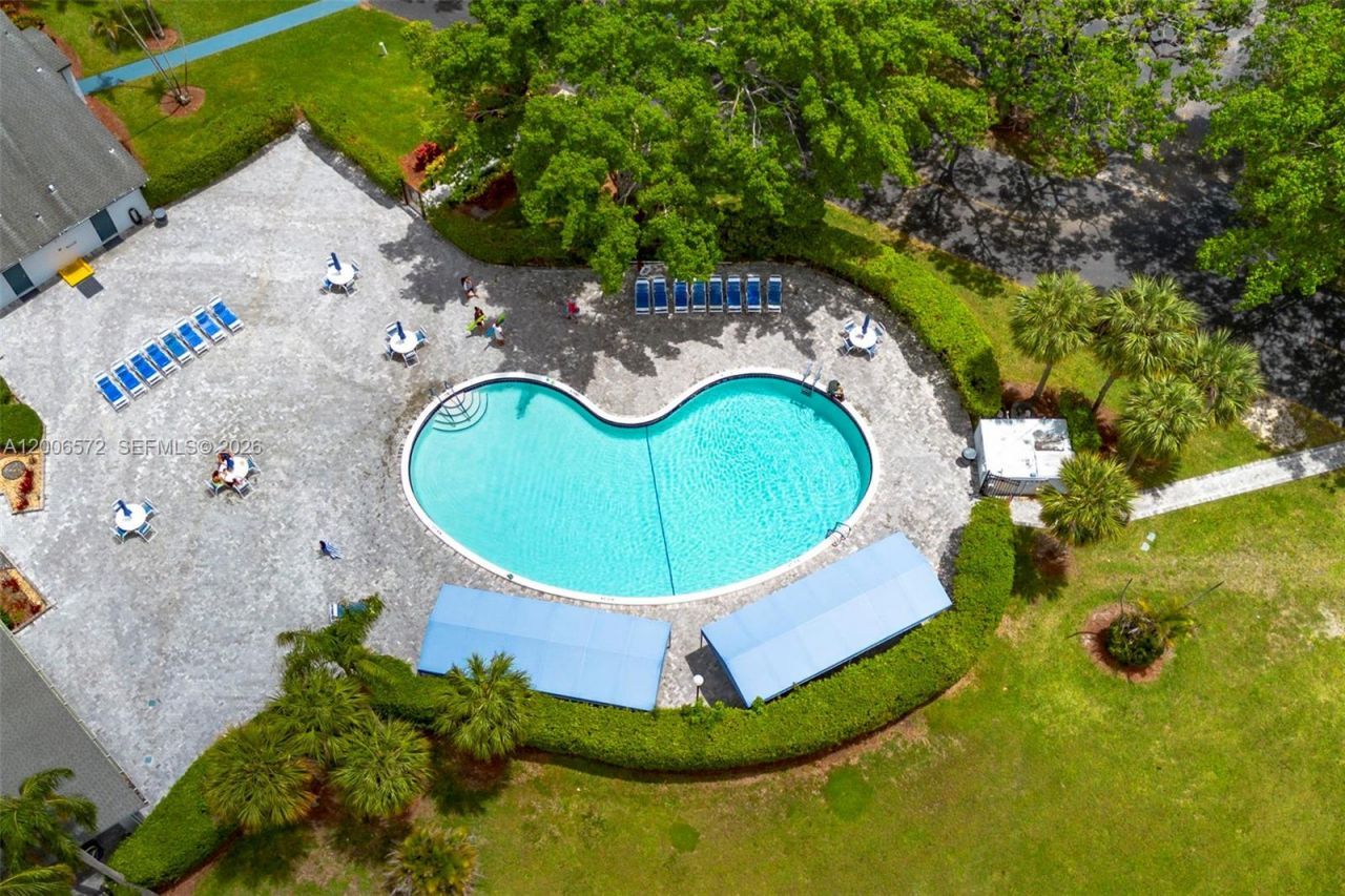 7610 NW 18th St, Unit 203, Margate, FL 33063 Photo