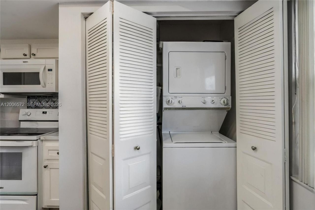7610 NW 18th St, Unit 203, Margate, FL 33063 Photo