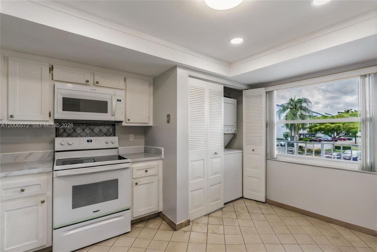 7610 NW 18th St, Unit 203, Margate, FL 33063 Photo