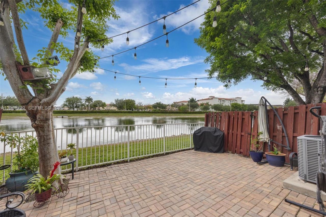 8070 NW 108th Pl , Doral, FL 33178 Photo