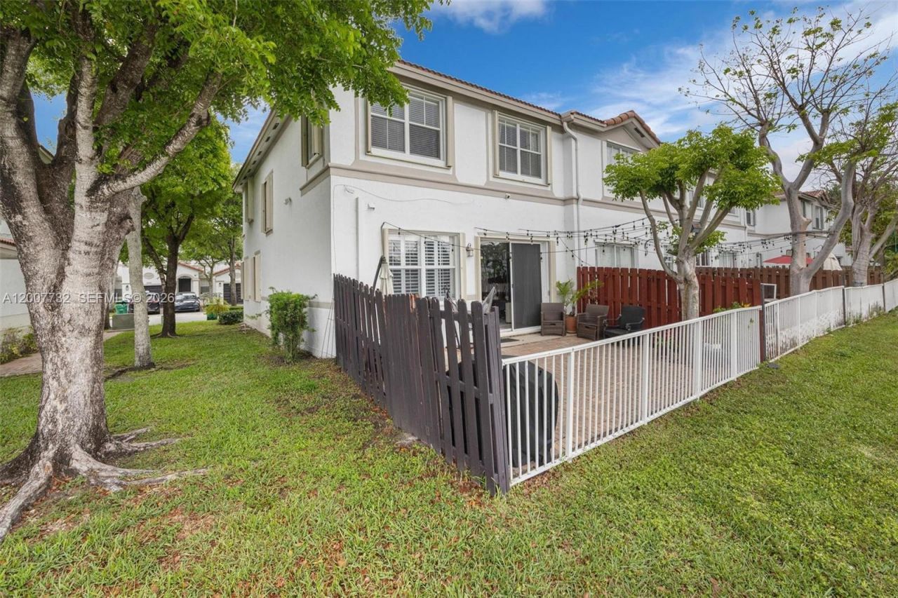 8070 NW 108th Pl , Doral, FL 33178 Photo