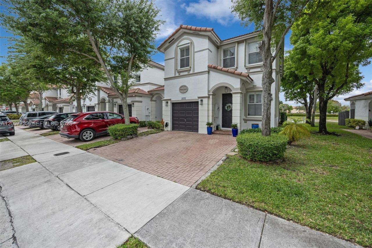 8070 NW 108th Pl , Doral, FL 33178 Photo