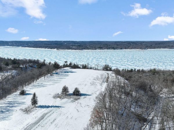 258 Salishan Drive , Hudson, WI 54016