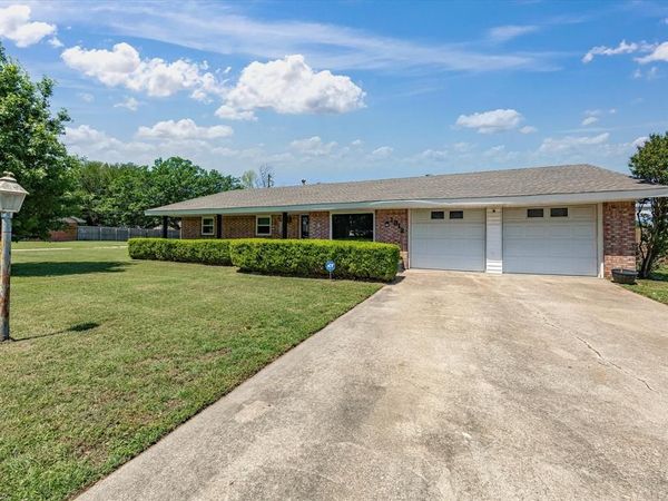 1312 Rock Street, Bowie, TX 76230