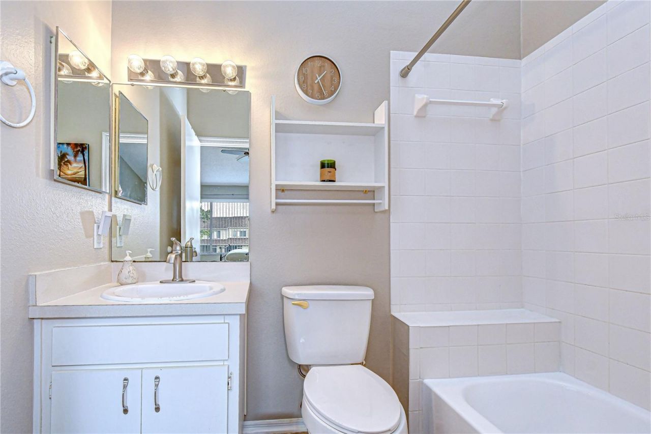6335 Bayside Key Drive, Tampa, FL 33615 Photo