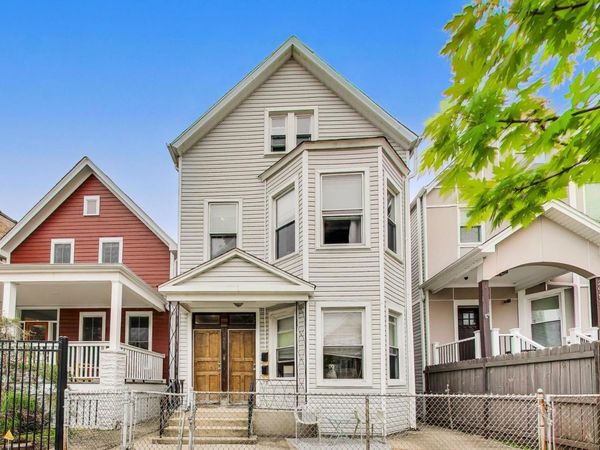 2955 N Gresham Avenue , Chicago, IL 60618