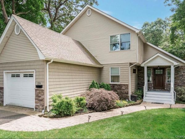 116 6th Street , Saint James, NY 11780