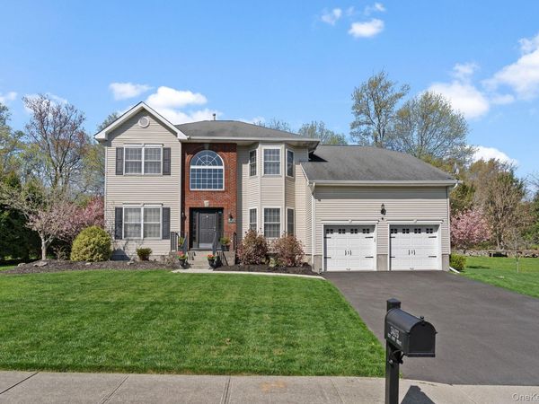3403 Red Coat Drive, New Windsor, NY 12553