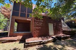 116 Crosscreek Drive photo 4