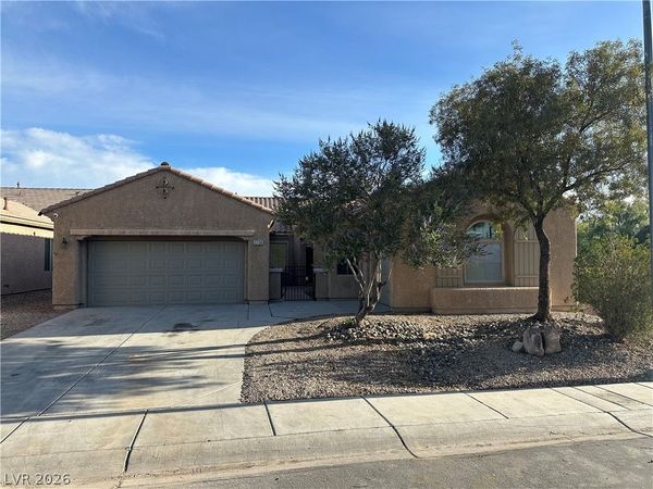 5728 Flying Birdie Avenue , Las Vegas, NV 89122