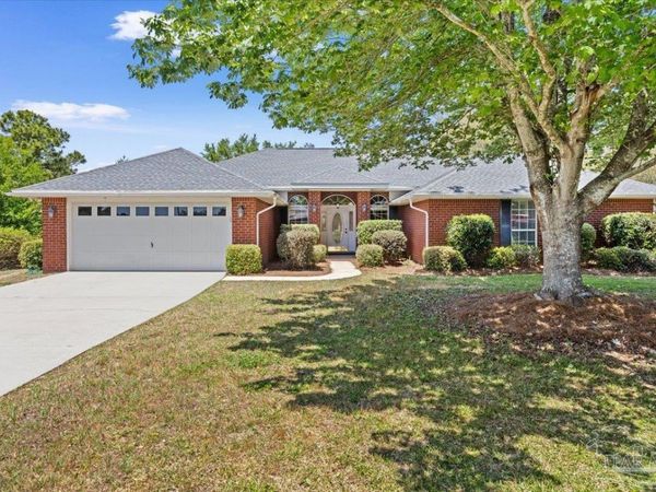 1441 Connemara Cir, Gulf Breeze, FL 32563