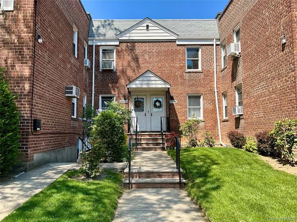 209-35 35th Ave. 35th , Unit upper, Bayside, NY 11361