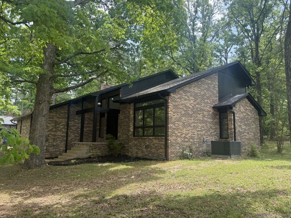 102 Parkwood Ln , Hohenwald, TN 38462