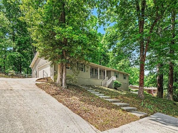 3642 Rainbow Circle SW, Snellville, GA 30039